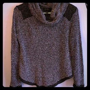 Jessica Simpson sweater